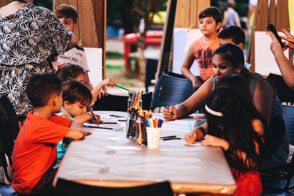 56442043_2197527176953378_8653119548108570624_n-1024x683