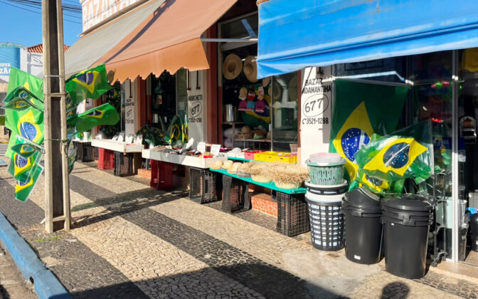 Comércio de Adamantina funciona no feriado de 9 de julho