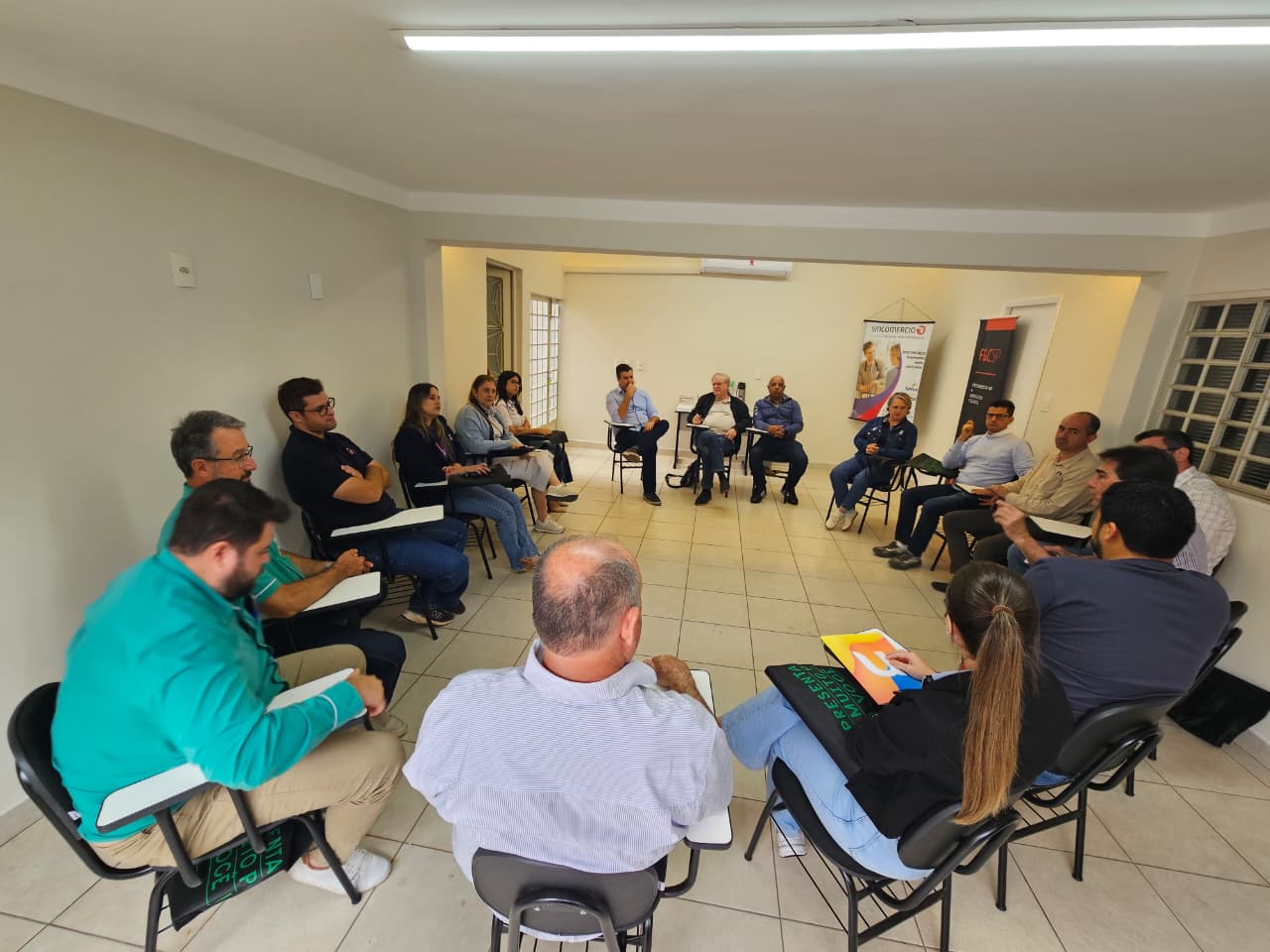 Sincomercio Nova Alta Paulista reúne representantes sindicais e empresários do setor supermercadista para discutir escala 5×2