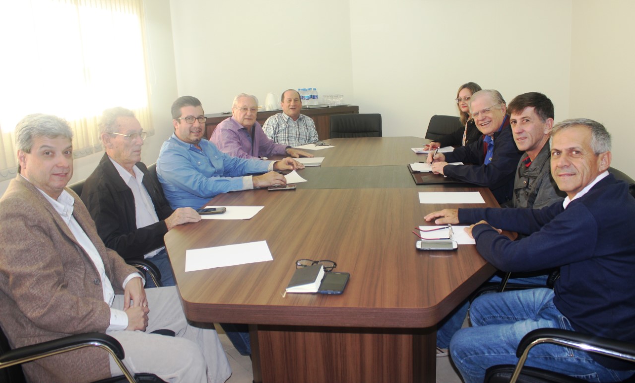 Presidentes dos Sindicatos Patronal e dos Comerciários em encontro na tarde desta quarta 19/07.